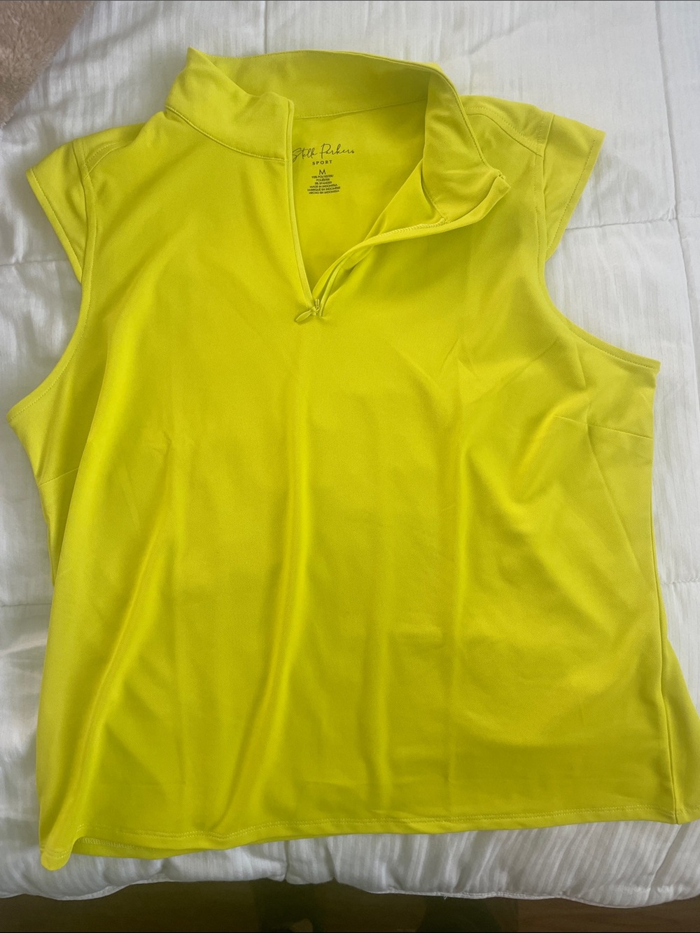 Stella Parker sport sleeveless chartreuse lime green size medium from zip top